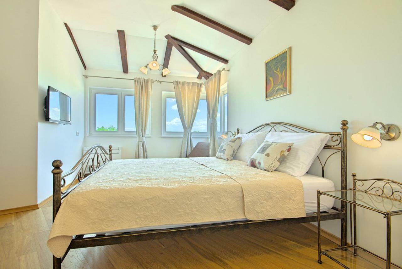 Villa Vespera Rosini Bagian luar foto