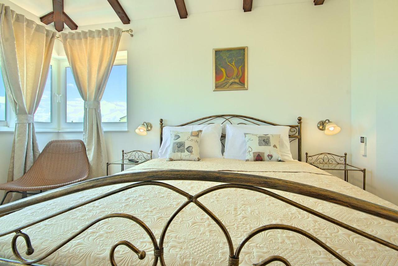 Villa Vespera Rosini Bagian luar foto