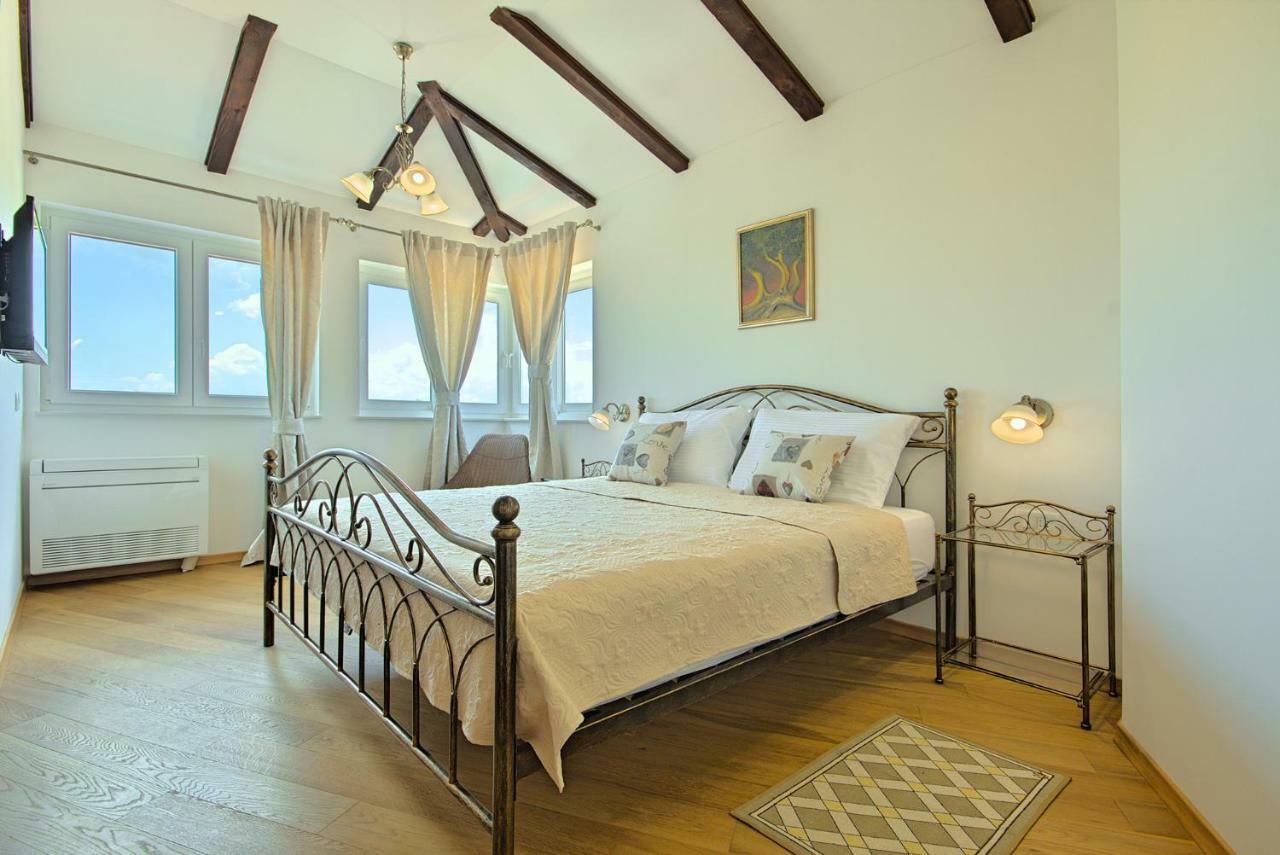 Villa Vespera Rosini Bagian luar foto