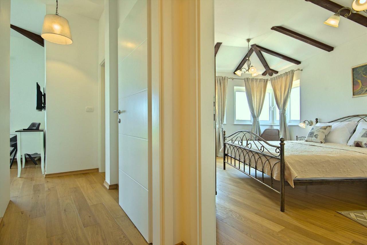 Villa Vespera Rosini Bagian luar foto