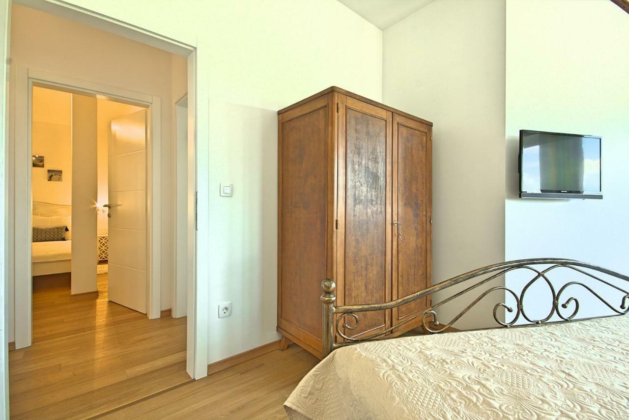 Villa Vespera Rosini Bagian luar foto